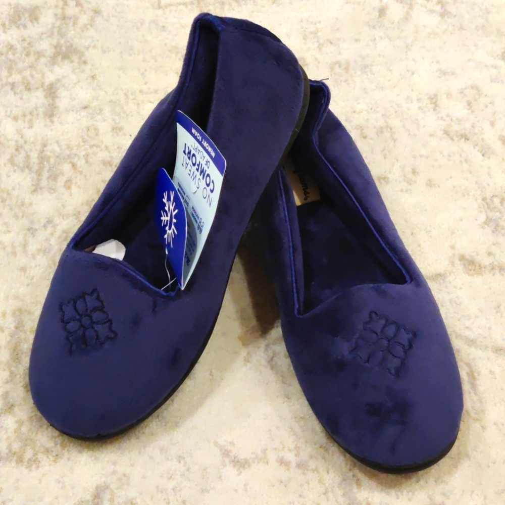 NWT Dearfoams Navy Blue Slippers